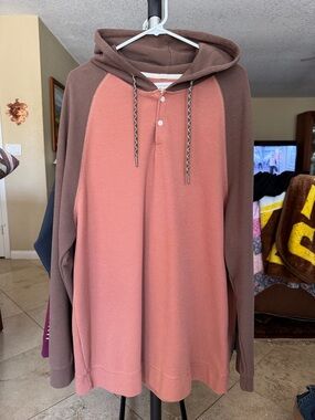 Two-Tone Pullover Hoodie in Clay and Brown